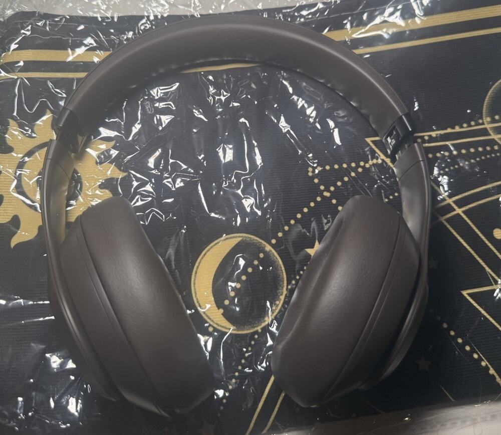 Beats Studio Pro Wireless Noise Cancelling Headphones – Deep Brown